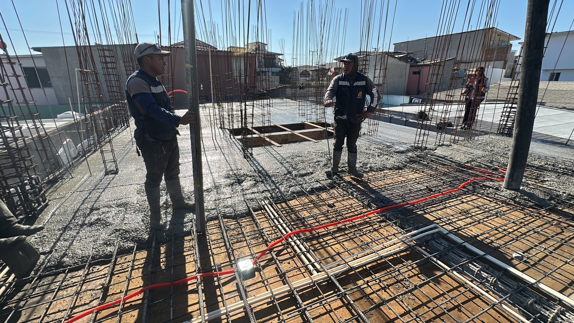 Equipo en armado de varilla